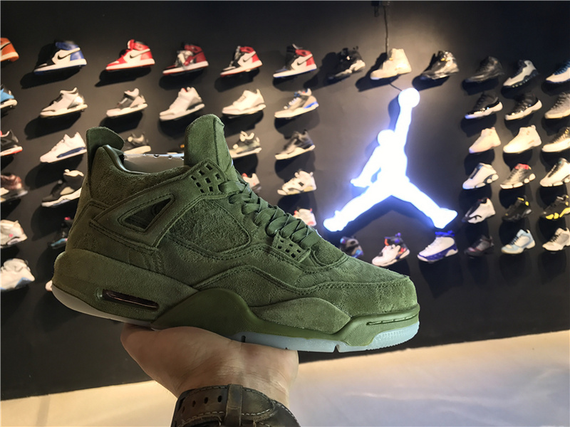 Air Jordan 4 KAWS 930155 302